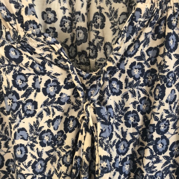 Olivaceous Floral low cut Romper size S - Picture 3 of 3
